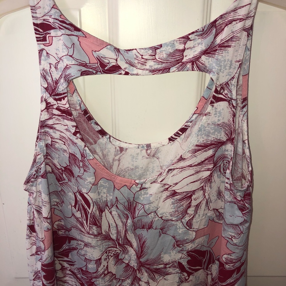 Detailed floral tank top - Picture 2 of 3